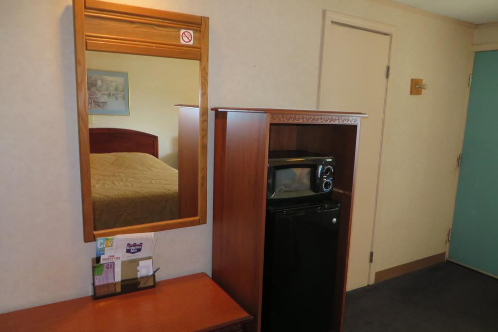 Knights Inn Canton Zewnętrze zdjęcie