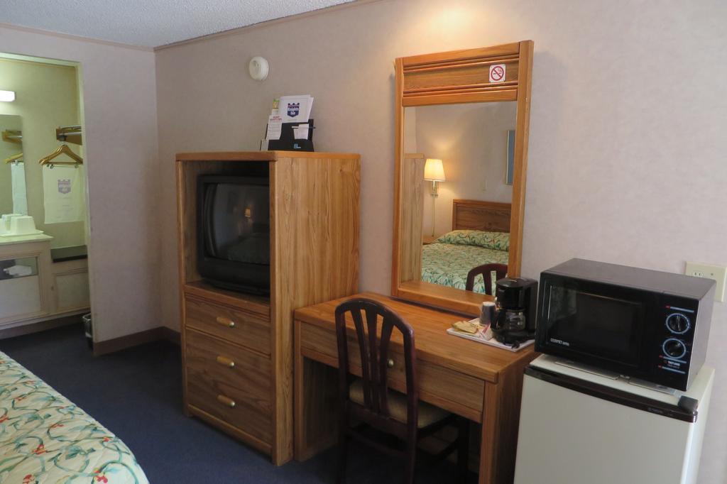 Knights Inn Canton Zewnętrze zdjęcie